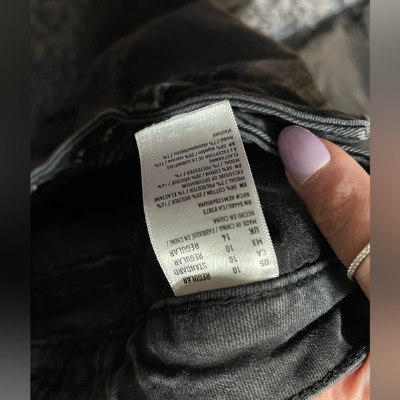 Super Hi-Rise Jegging Washed Black Denim Jeans - Picture 7 of 9